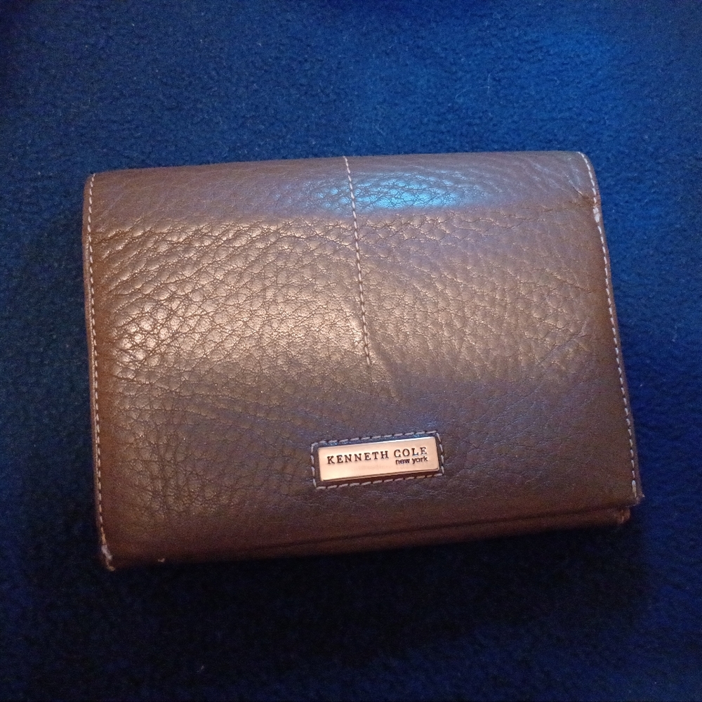 Kenneth Cole Army Green Wallet